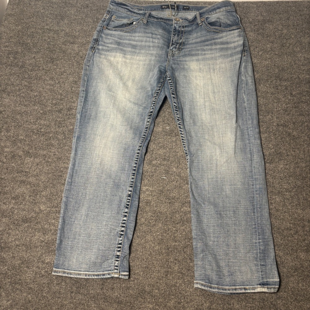 BKE Tyler Straight Leg Comfort Stretch Jeans Mens 38x30 Light Wash Buckle Denim